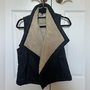 BB Dakota Black and Cream Women's Vest